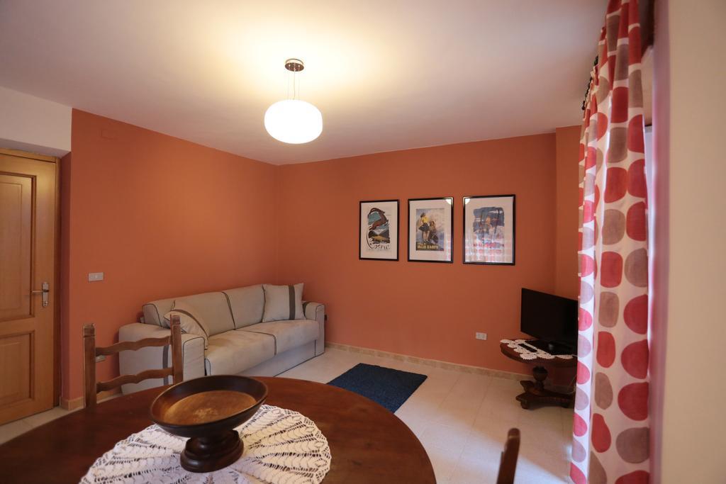 Beauregard apartement Aosta Buitenkant foto